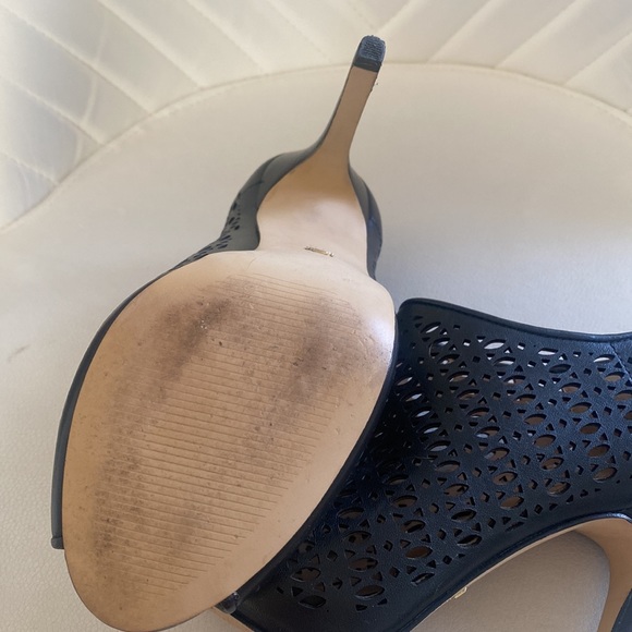 🆕Back Zipper, Open Toe, Perforated Leather Booties. - Picture 5 of 7